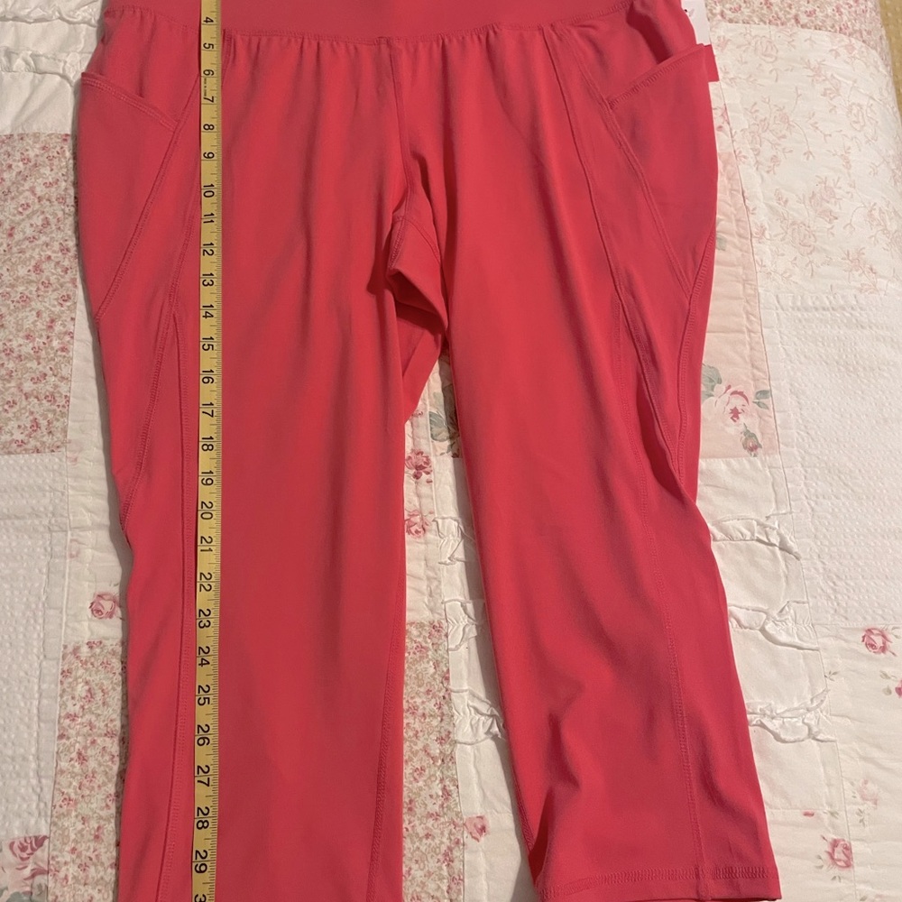 NWT Lane Bryant Livi Soft  Capri Leggings Side Pockets Sz 18/20, coral - Picture 4 of 6